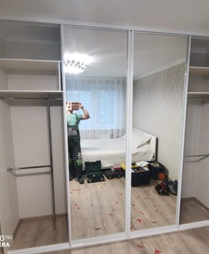 Зеркальный встроенный шкаф-купе для спальни №3 1278