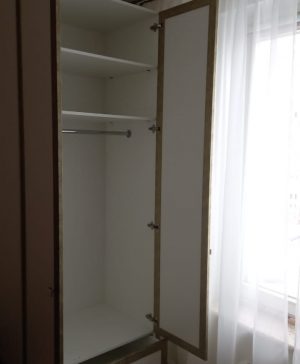 Небольшой шкаф с распашными дверями №8 1577