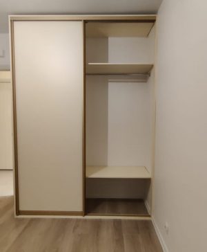 Встроенный маленький гардеробный шкаф-купе №20 1391