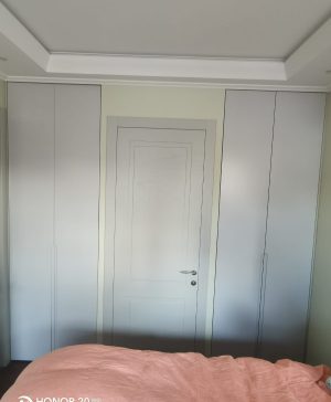 Встроенные распашные шкафы в спальню №69 2494