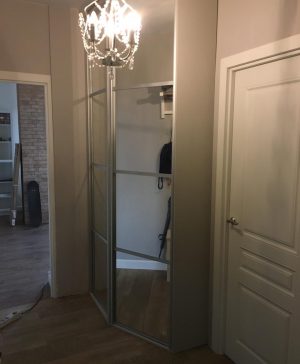 Распашной шкаф с зеркалом в коридор №80 2545